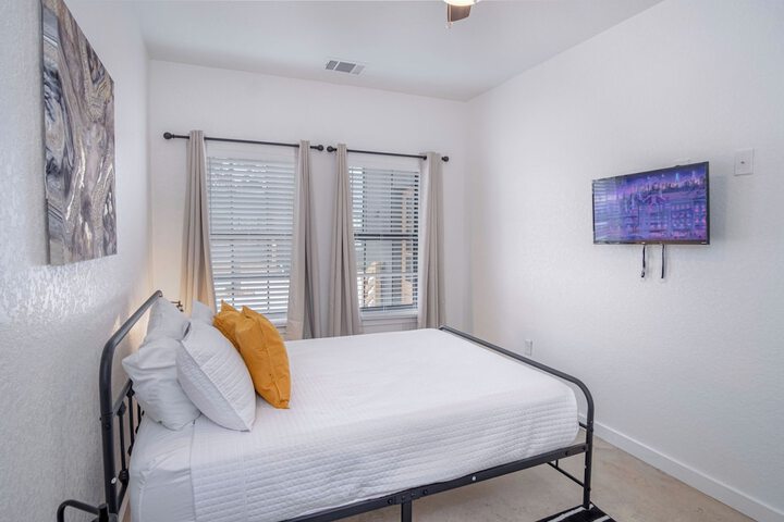 Room 3 of 26