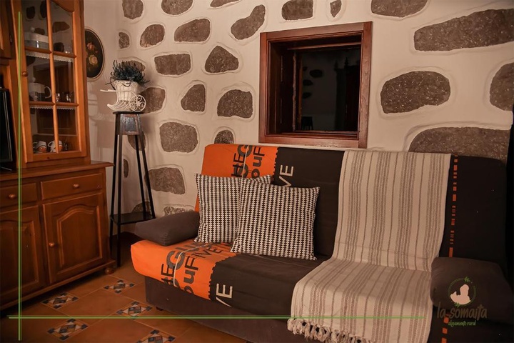 Room 4 of 12