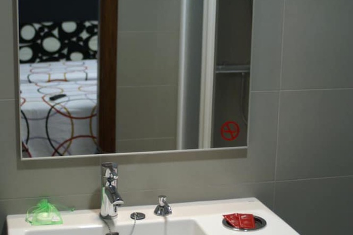 Room 25 of 34