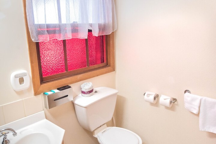 Room 10 of 65