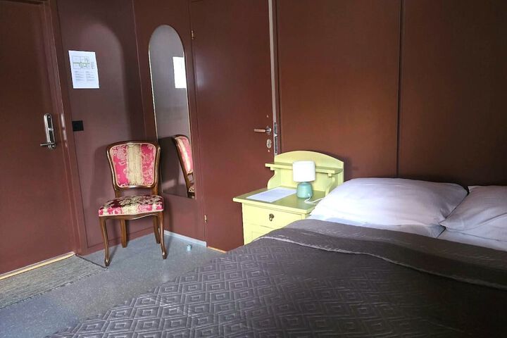 Room 19 of 54
