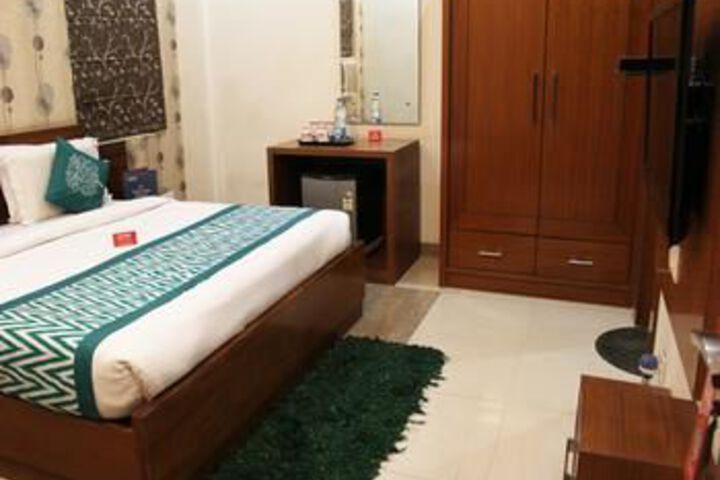 Room 11 of 21