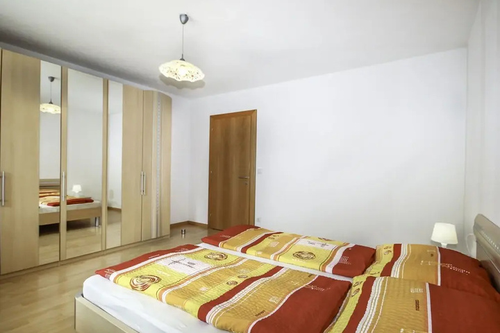 Room 5 of 13