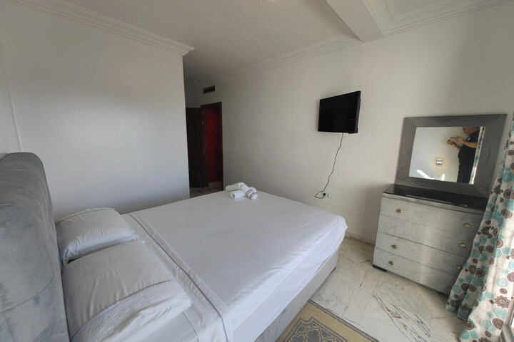 Room 74 of 404