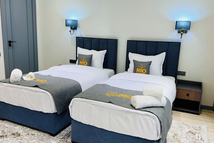 Room 13 of 87