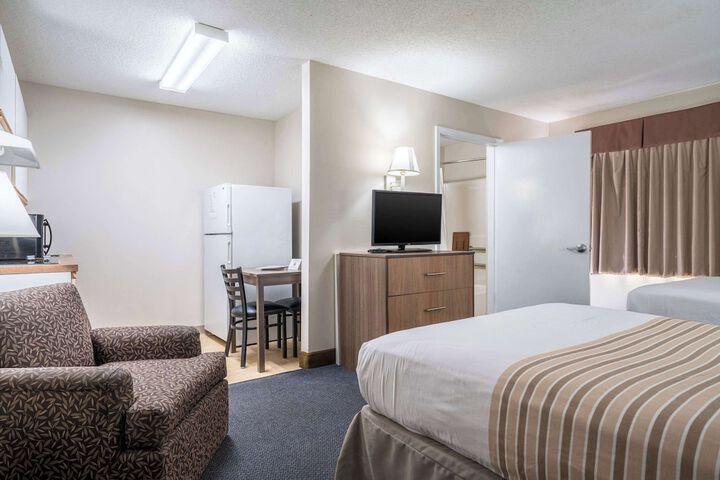 Efficiency Double Bed Accessible (4 of 20)