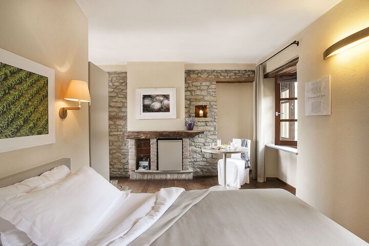 Room 3 of 64