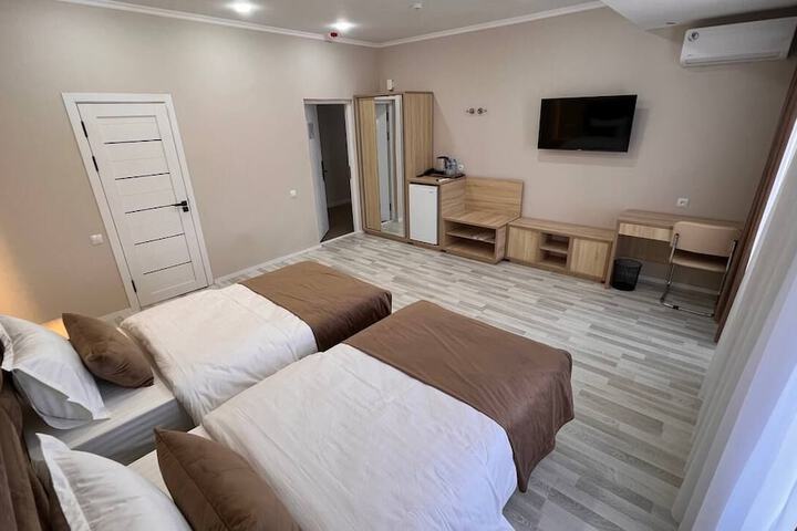 Room 8 of 36