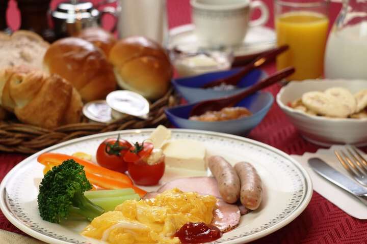 Breakfast/Coffee Service 95 of 110