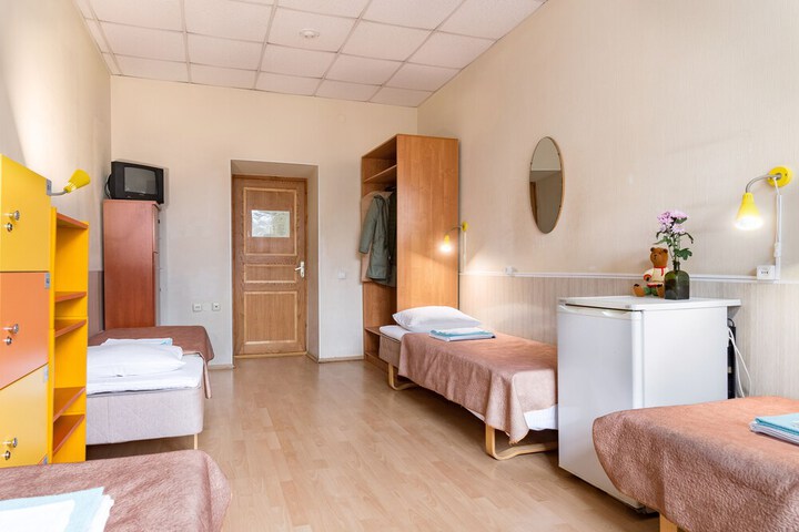 Room 6 of 32