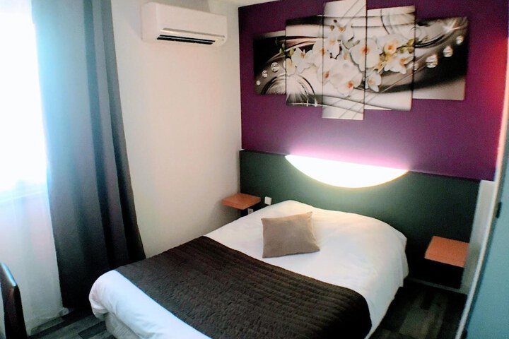 Room 16 of 37