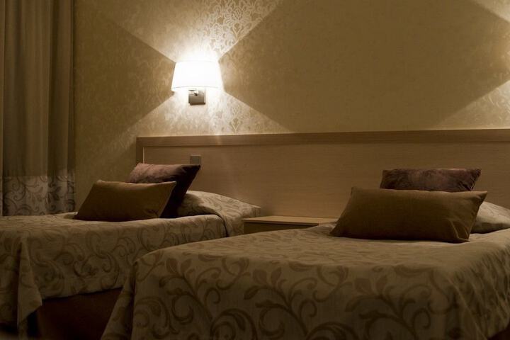 Room 6 of 123