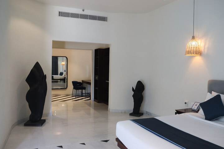 Room 43 of 142