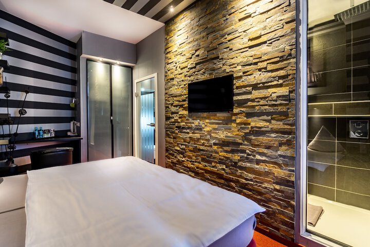 Room 21 of 51
