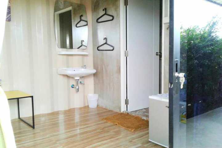 Room 8 of 15