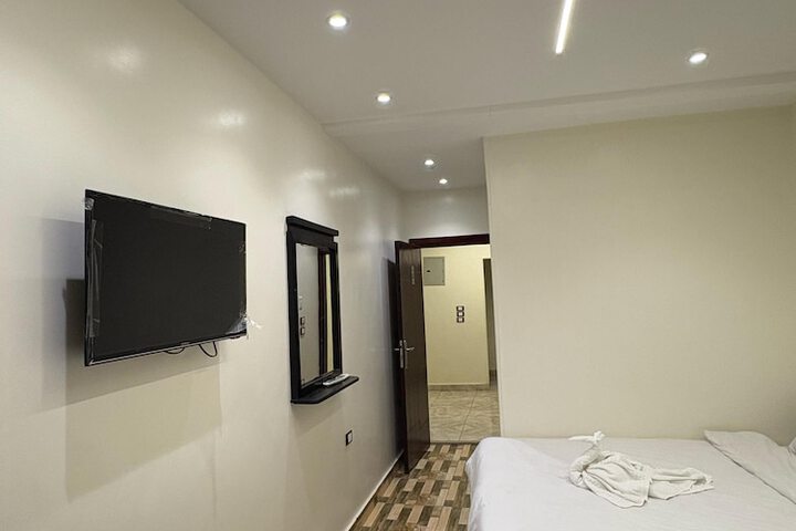 Room 6 of 23