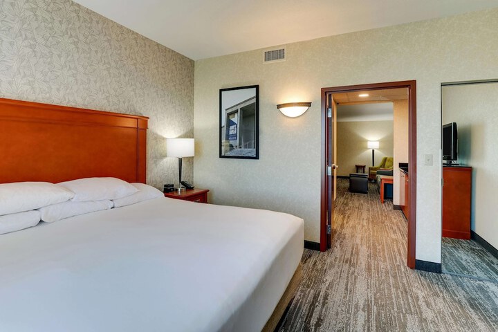 Room 11 of 40