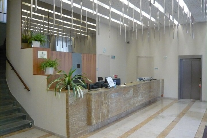 Check-in/check-out kiosk