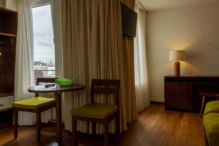 Room 50 of 71