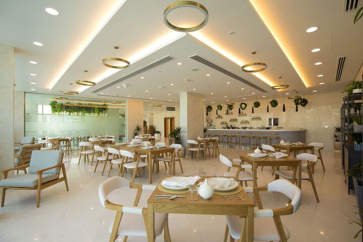 Dining 54 of 63