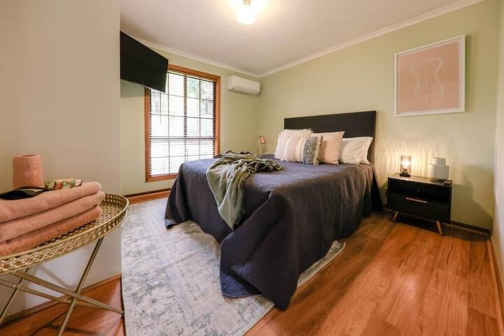 Room 2 of 18