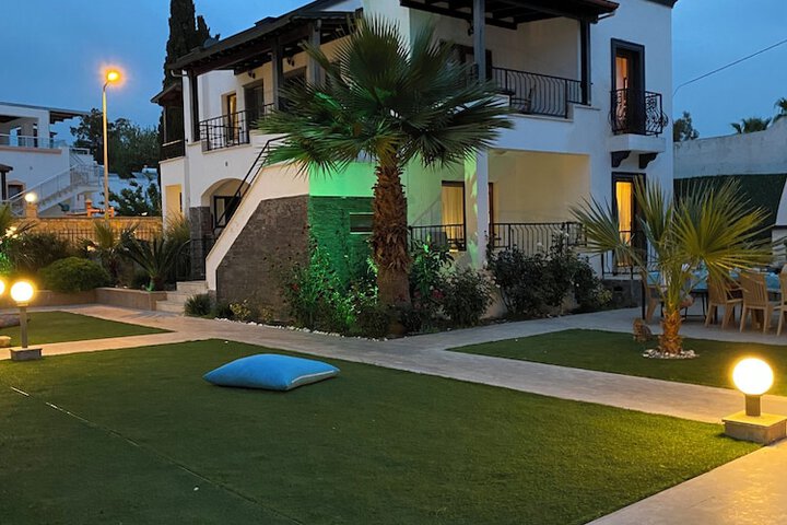 Hotel Exterior 134 of 159