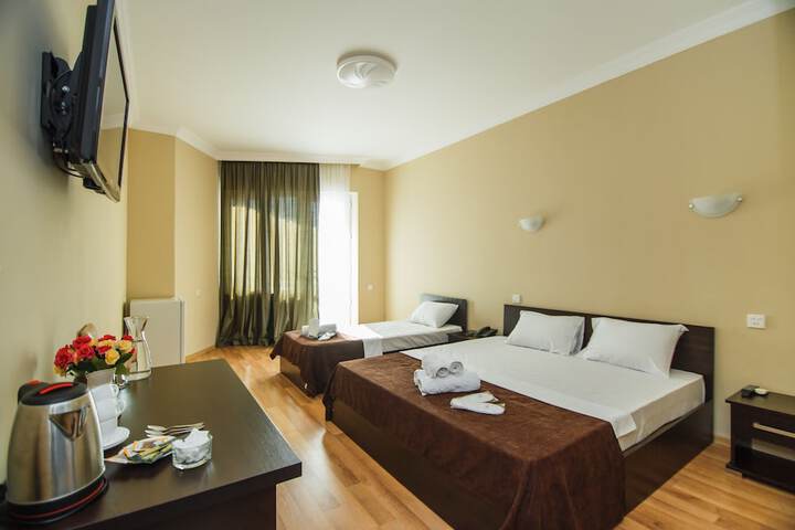 Room 14 of 48