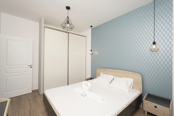 Room 5 of 15