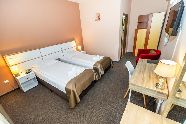 Room 17 of 50