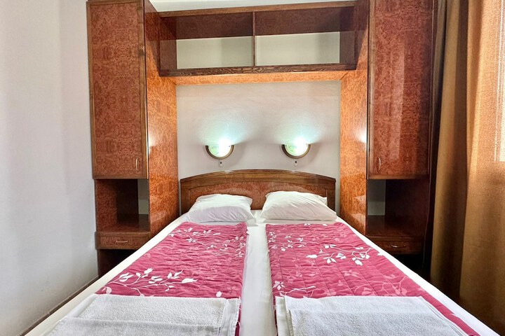 Room 14 of 85