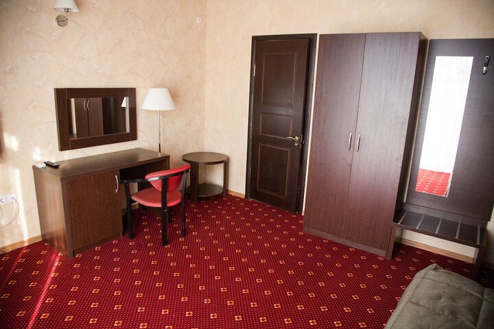 Room 4 of 22