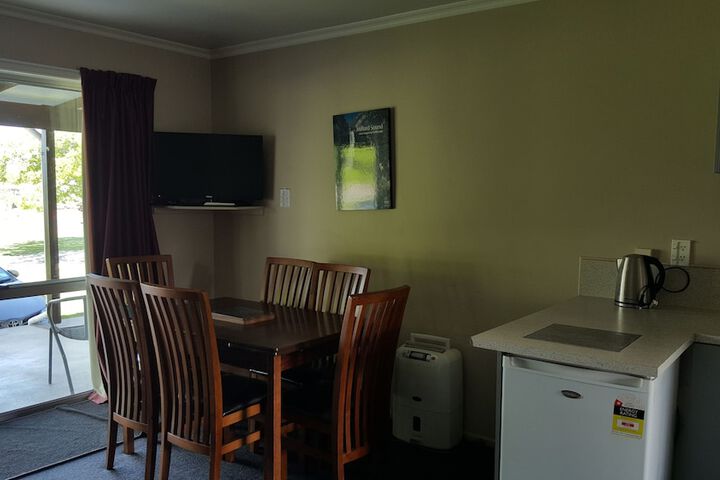 Room 32 of 60