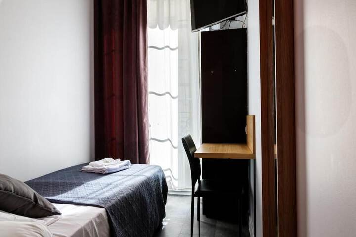Room 5 of 30
