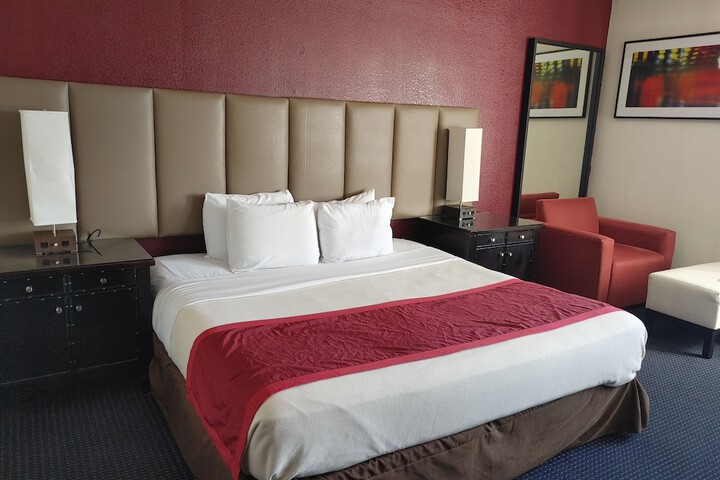 1 King Bed (14 of 15)