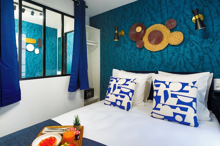 Room 35 of 216