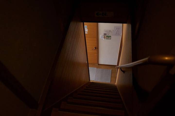 Room 11 of 74