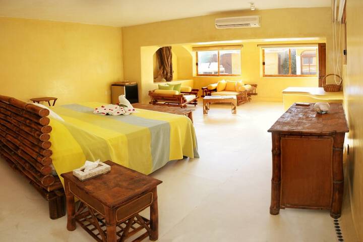 Room 9 of 16