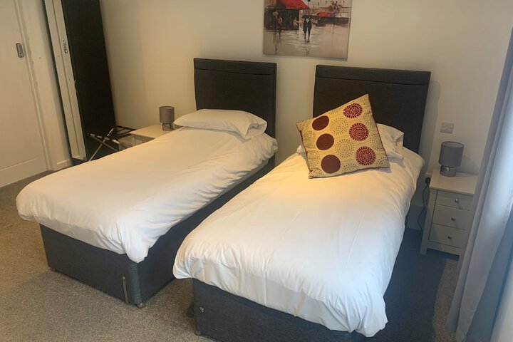 Room 2 of 38