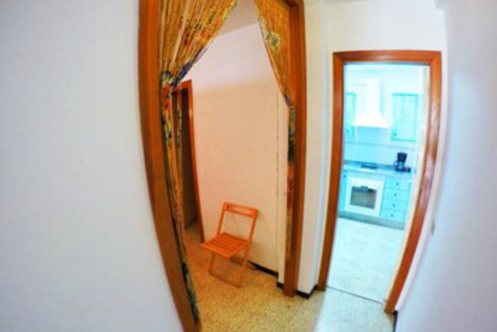 Room 14 of 16