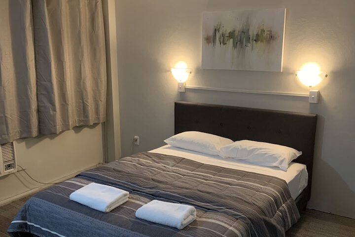 Room 6 of 37