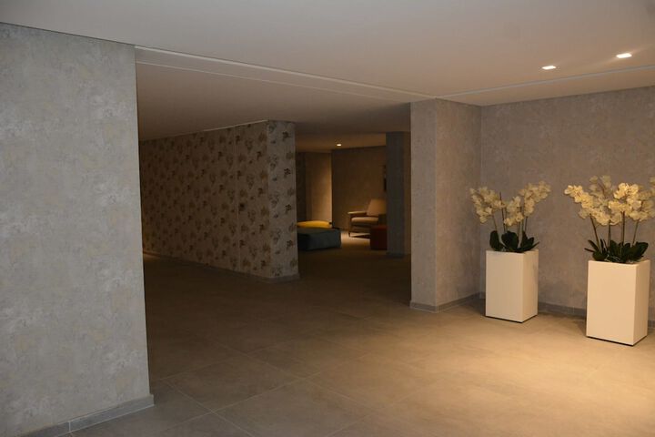 Ballroom/Hall 49 of 65