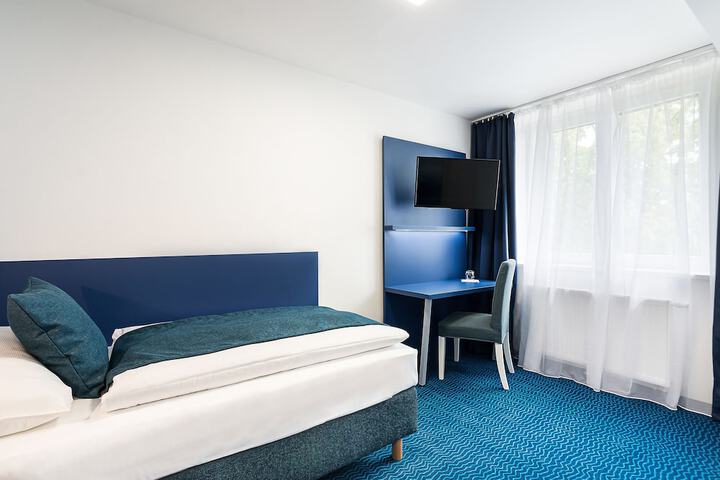 Room 2 of 133