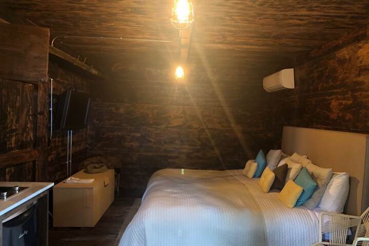 Room 3 of 16