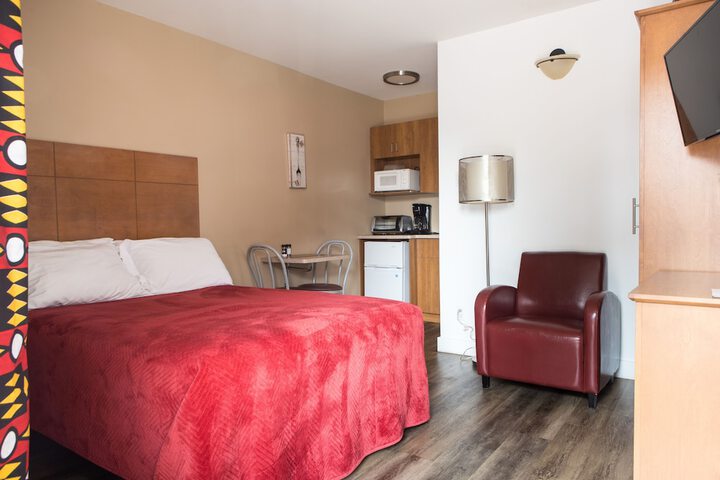 Room 34 of 42