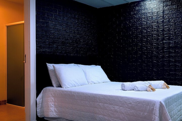 Room 17 of 87