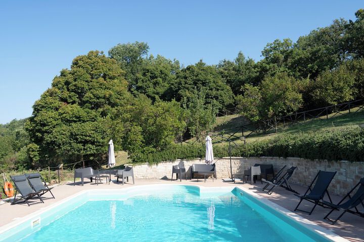 Pool 51 of 104