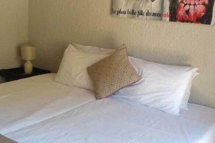 Room 16 of 28