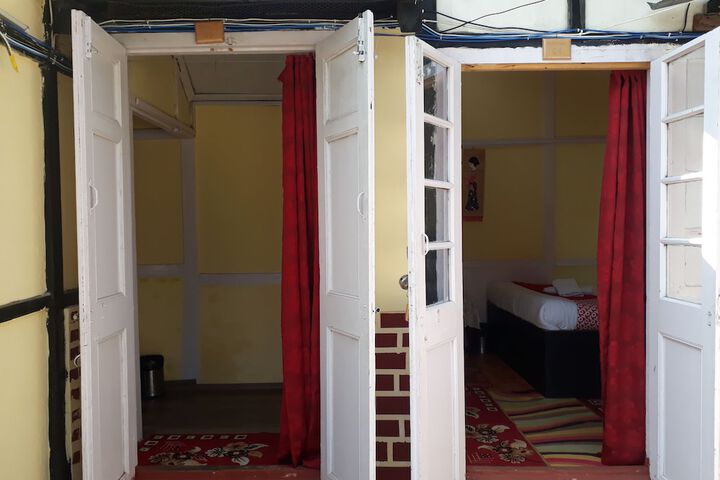 Room 7 of 8
