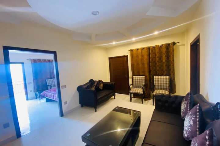 Room 8 of 22