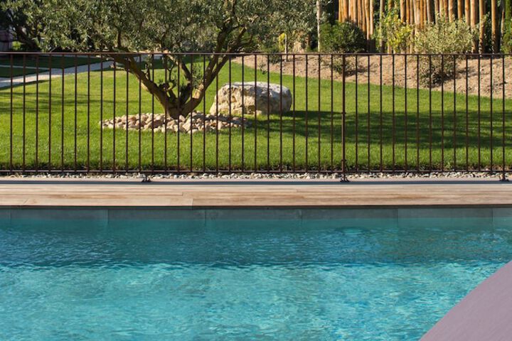 Hotel with Pool